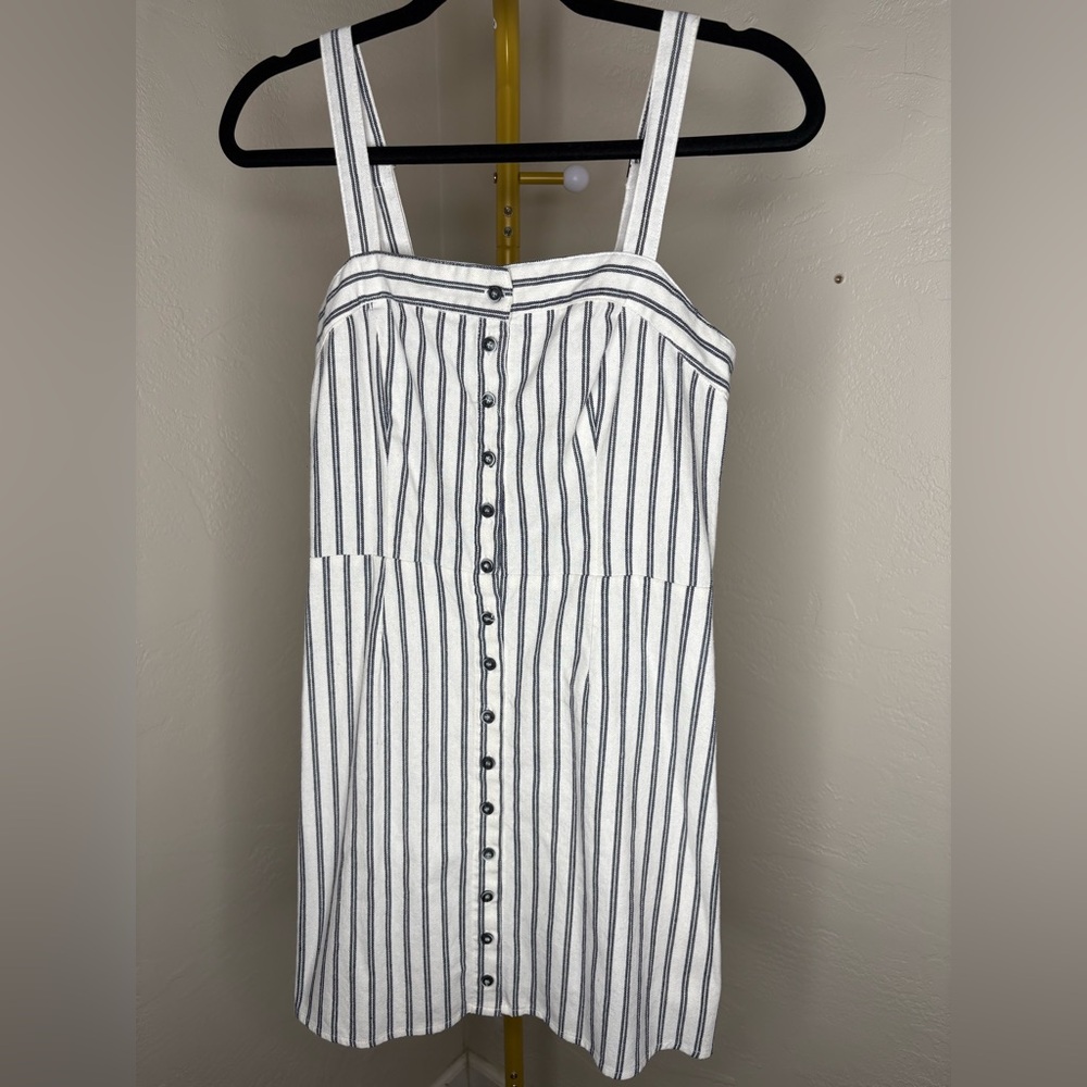NWOT Chic Black and White Striped Dress